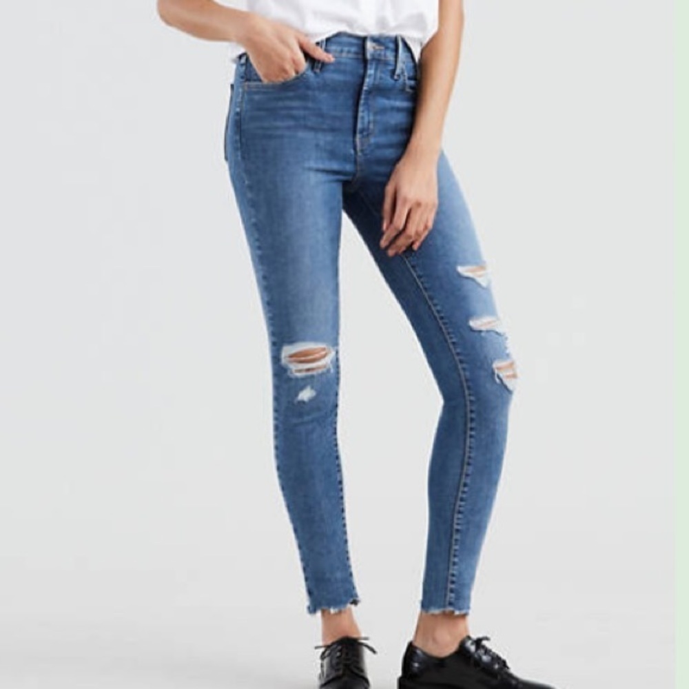 Levi’s‎ 720 High Rise Super Skinny Medium Wash Distressed Jeans size 24